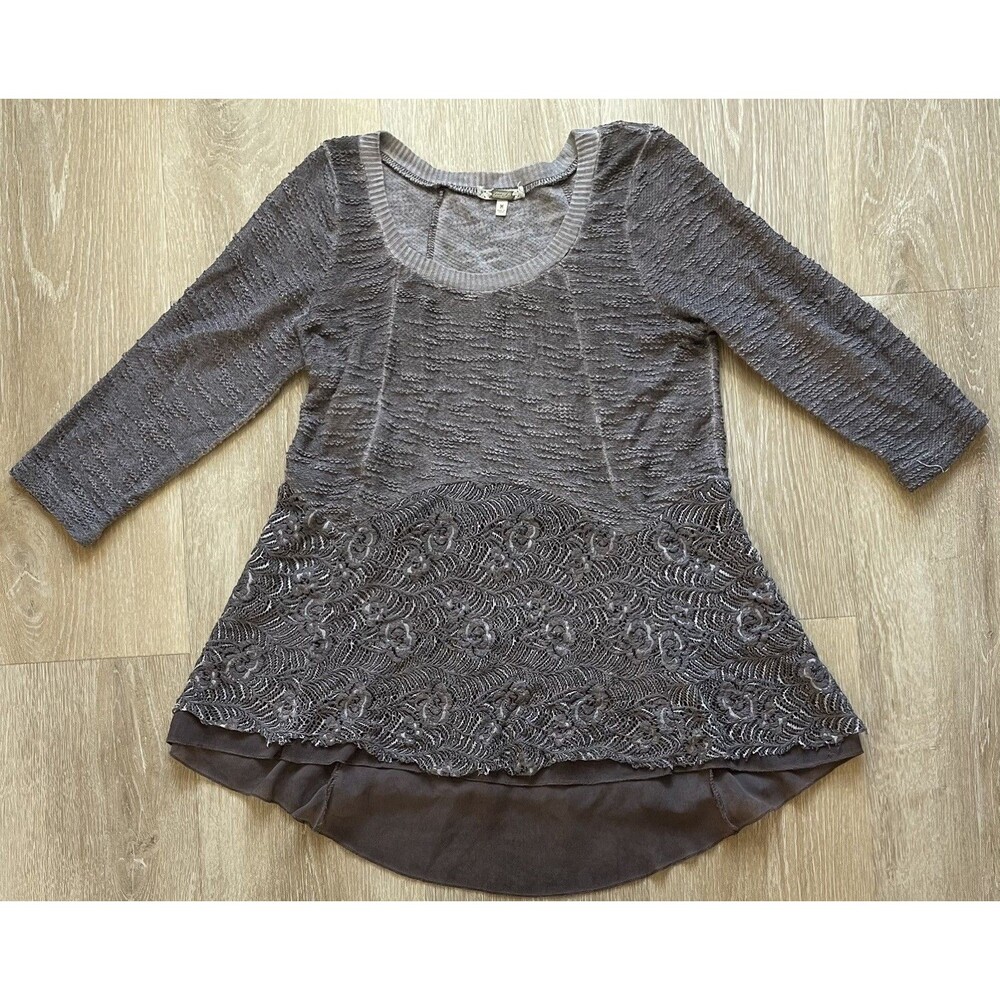 Gimmicks by BKE Women’s M Pewter Lace Overlay Tunic Top Boho 3/4 Sleeve